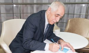 2015-11-30 200626 0006