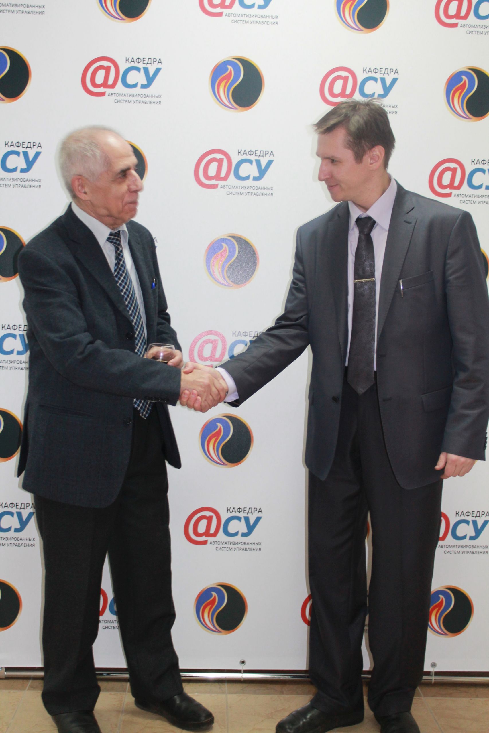 2015-11-30 202356 0014