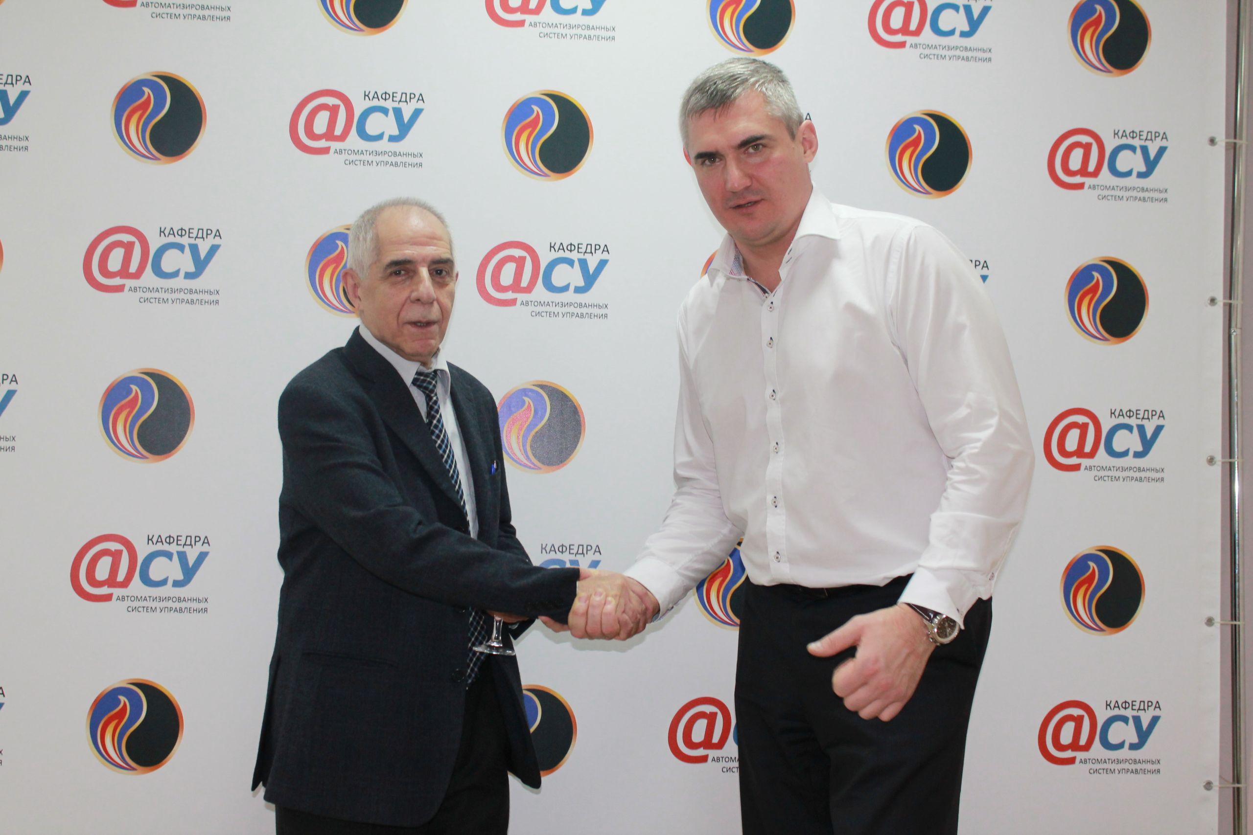 2015-11-30 202507 0016